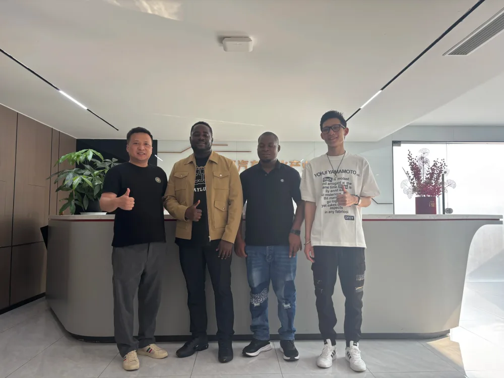 Customer visits and moments shared with the Yutai team. 1